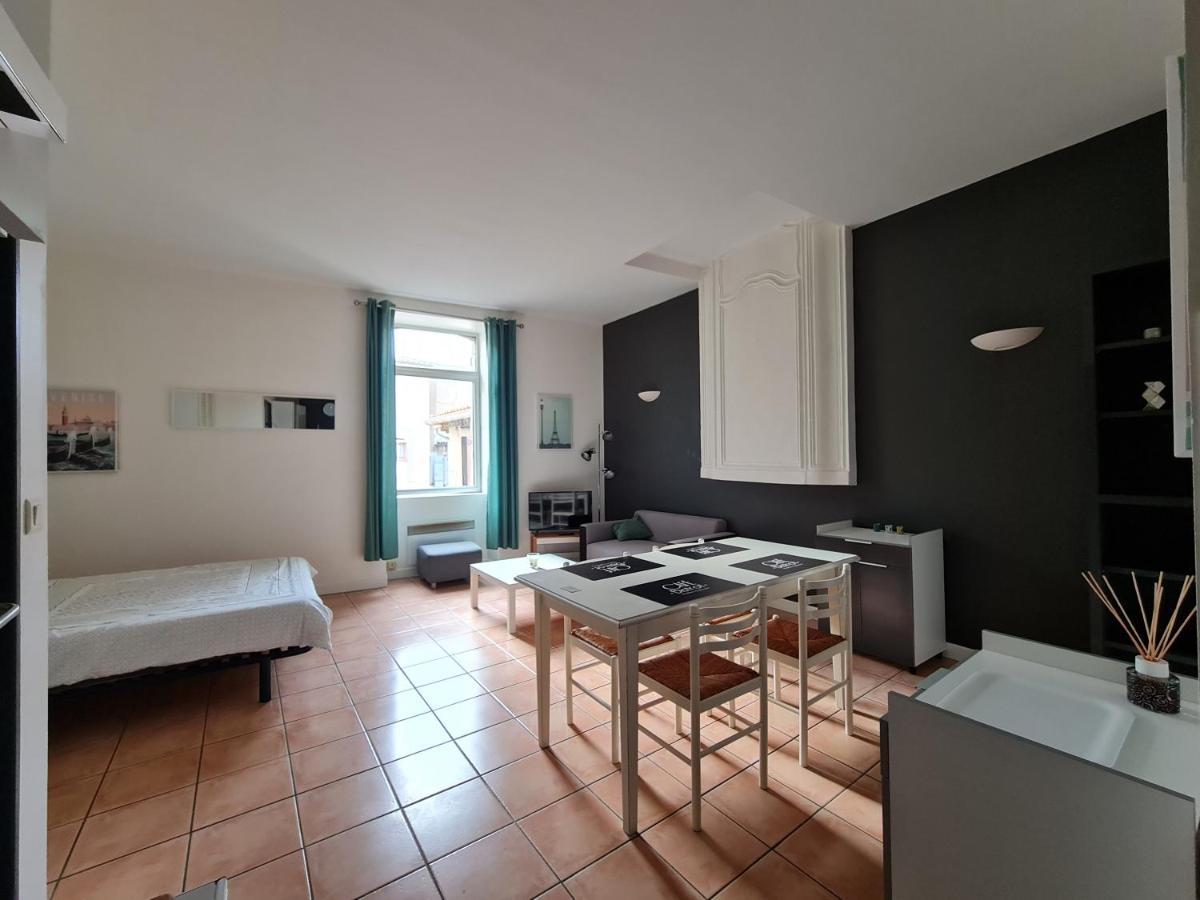 Le Prieure - Studios Jusqu'A 4 Personnes Villeneuve-lès-Béziers Exterior foto