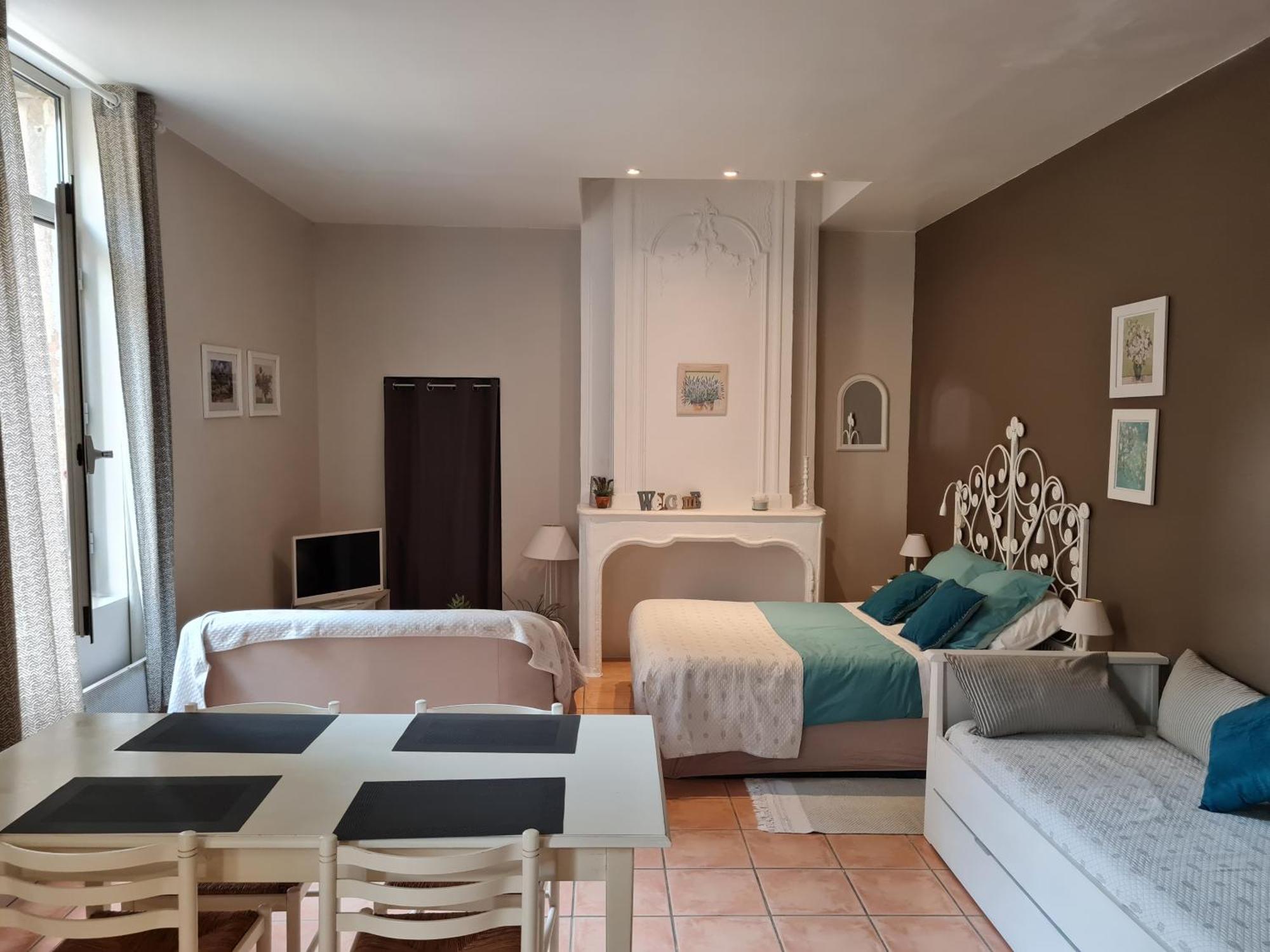 Le Prieure - Studios Jusqu'A 4 Personnes Villeneuve-lès-Béziers Exterior foto