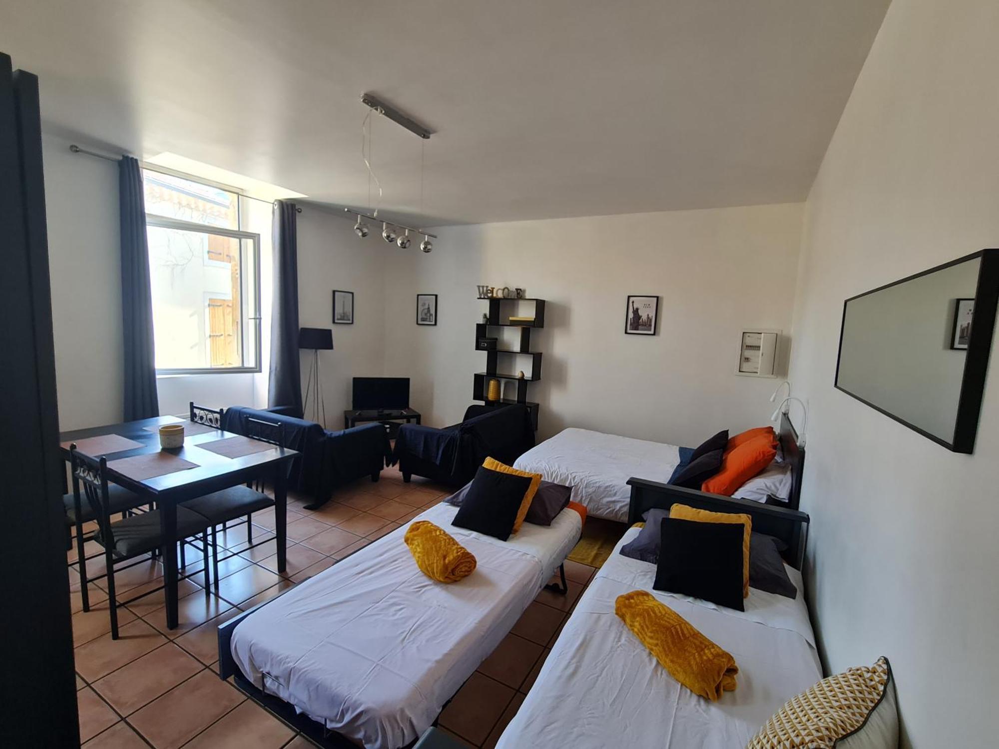 Le Prieure - Studios Jusqu'A 4 Personnes Villeneuve-lès-Béziers Exterior foto