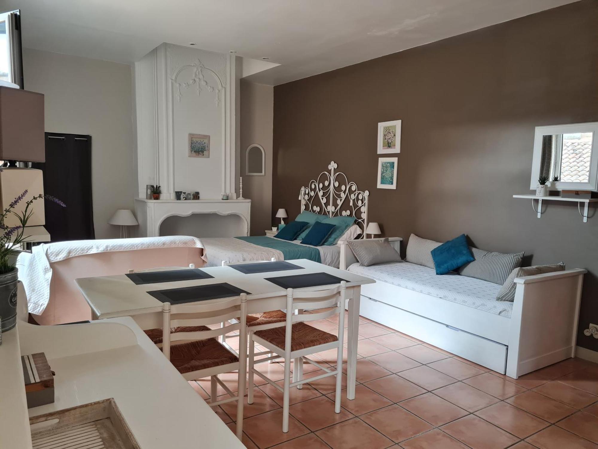 Le Prieure - Studios Jusqu'A 4 Personnes Villeneuve-lès-Béziers Exterior foto