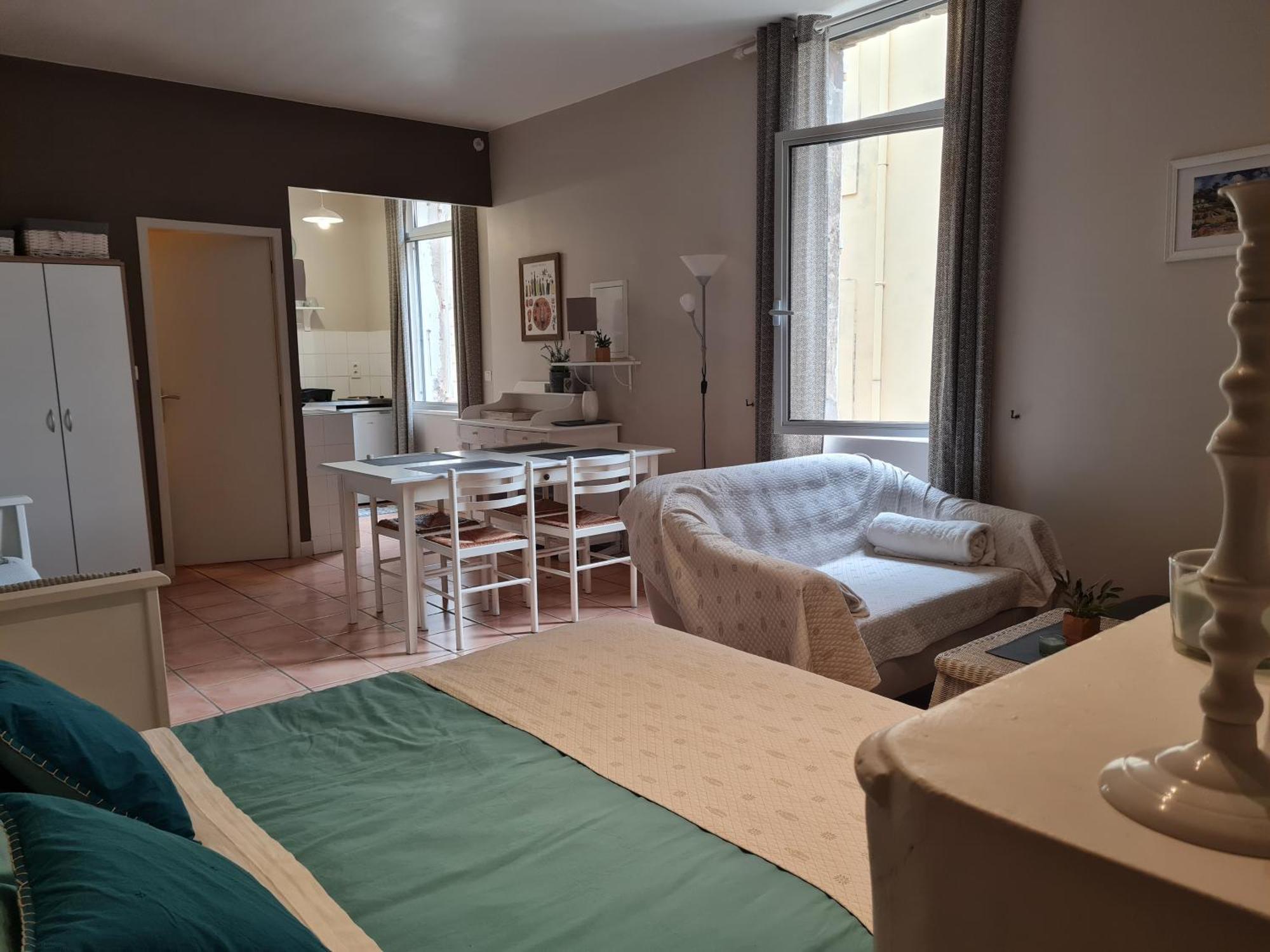 Le Prieure - Studios Jusqu'A 4 Personnes Villeneuve-lès-Béziers Exterior foto